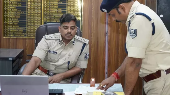 अनुसंधान में लापरवाही बरतने पर जानीपुर थानाध्यक्ष निलंबित
