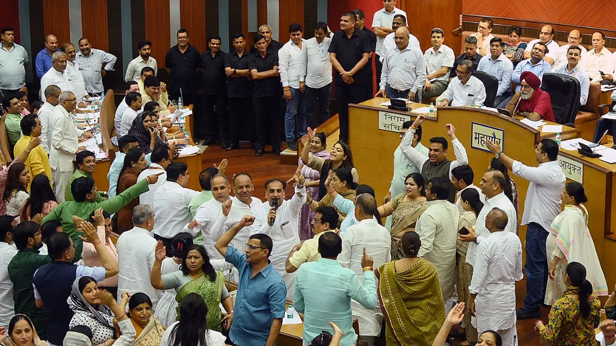 खुशखबरी! दिल्ली वालों पर नहीं लगेगा यूजर चार्ज, MCD ने लगाई रोक; पहले के भी होंगे वापस