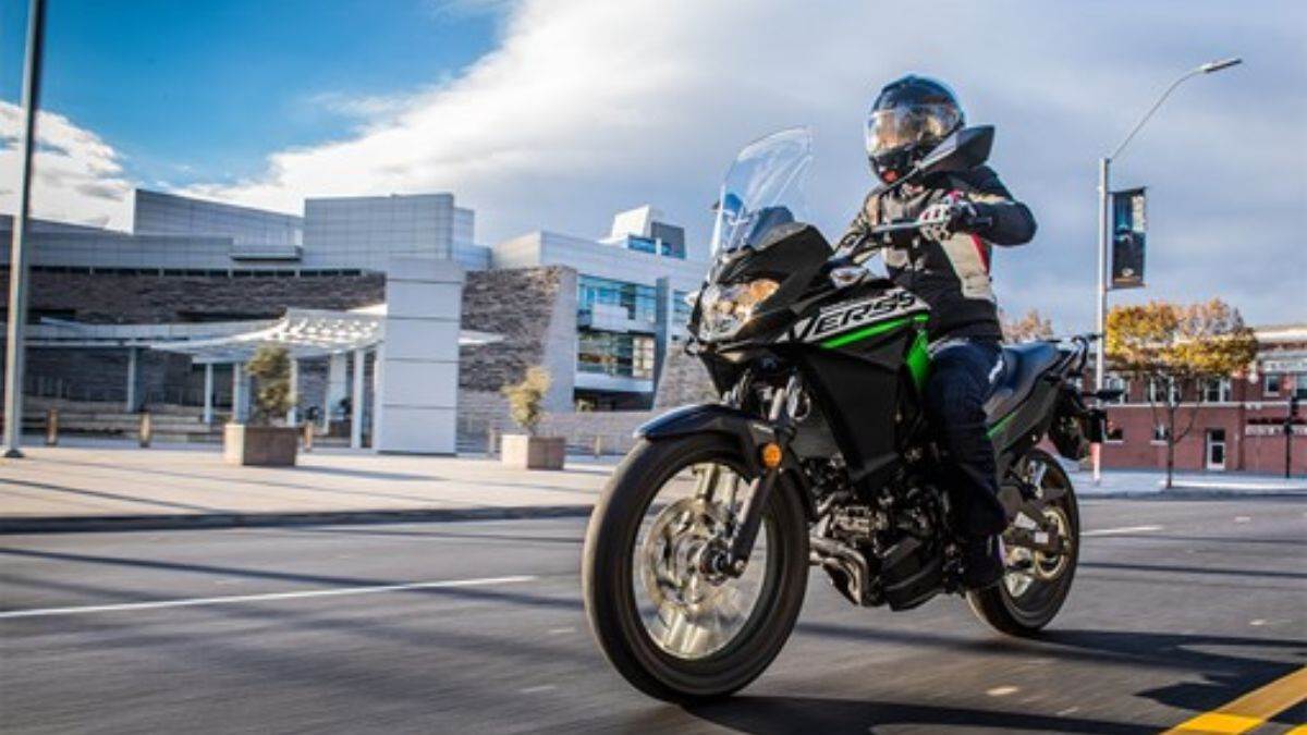 https://www.jagranimages.com/images/newimg/21052025/21_05_2025-kawasaki_versys-x_300_23943420.jpg