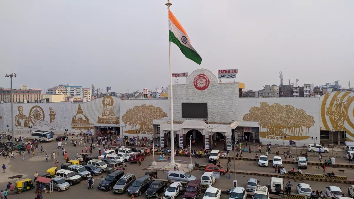 Patna Junction: एयरपोर्ट की तर्ज पर विकसित होगा पटना जंक्शन, 40 फीट चौड़े दो फुटओवर ब्रिज बनेंगे