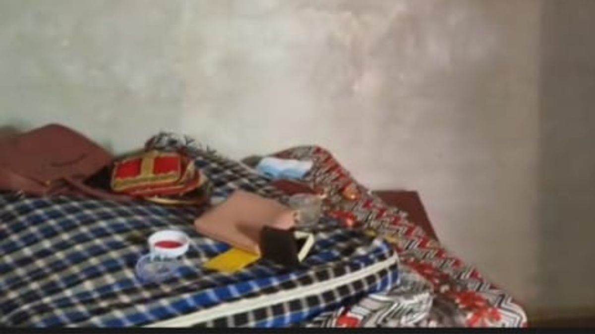 raebareli news thieves steal 5 lakh worth of goods enter house from back entrance