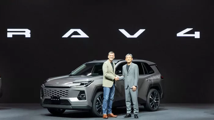 Toyota RAV4 फैमिली एसयूवी की छठी पीढ़ी को पेश किया गया।