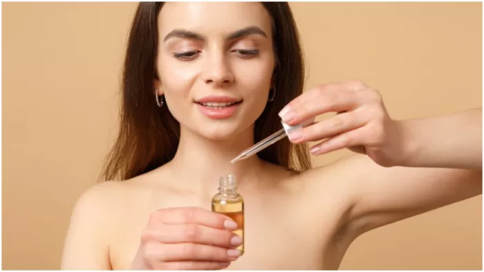 Glycerin ke Fayde : त्वचा के लिए ऐसे फायदेमंद होती है ग्लिसरीन