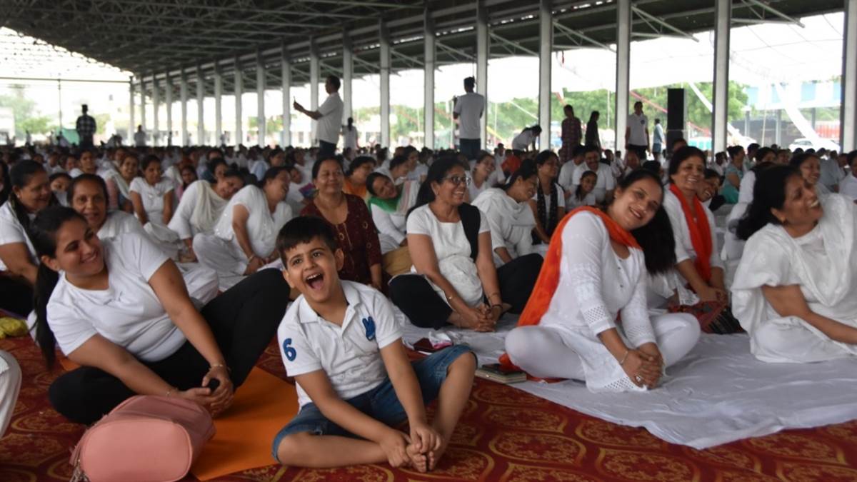 https://www.jagranimages.com/images/newimg/21062022/21_06_2022-yoga_day_22822924.jpg