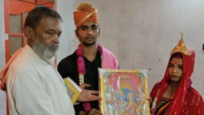 भगवान कृष्ण की पूजा पर शौहर ने दिया तीन तलाक, अगस्त्य मुनि आश्रम में शादी कर शहनाज बनी आरोही