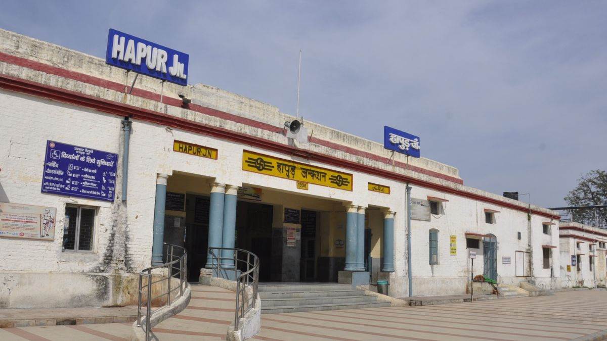 https://www.jagranimages.com/images/newimg/21062023/21_06_2023-hapur_8_23447816.jpg
