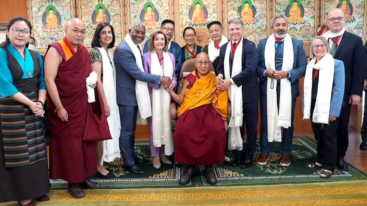 https://www.jagranimages.com/images/newimg/21062024/21_06_2024-dalai_lama_meeting__23743742.jpeg