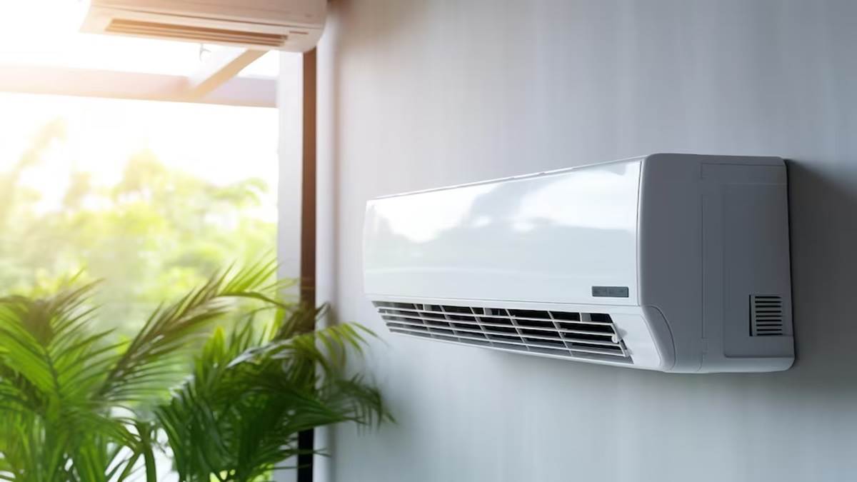 https://www.jagranimages.com/images/newimg/21062024/21_06_2024-lg_air_conditioner_23743398.jpg