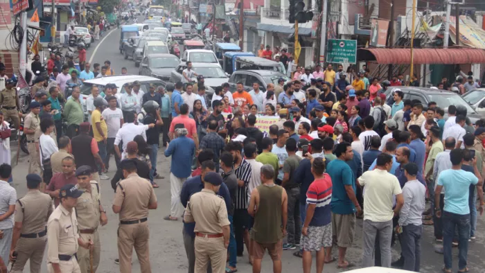 Ravi Badola Murder: छह नंबर पुलिया पर बंद कराया बाजार, पुलिस के साथ तीखी नोकझोंक