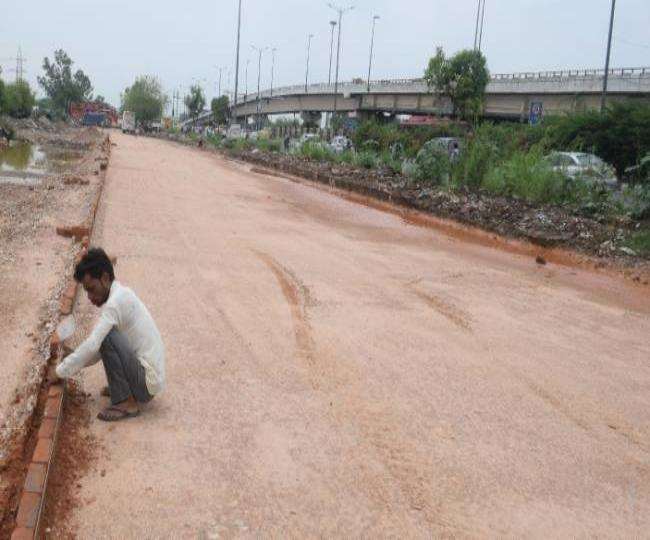 आश्रम से सराय कालेखां जाने वाले मार्ग का काम भी जल्द ही पूरा होगा।