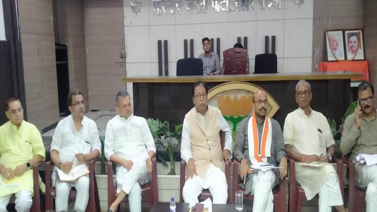 https://www.jagranimages.com/images/newimg/21072022/21_07_2022-bjp_meeting_22910769.jpg