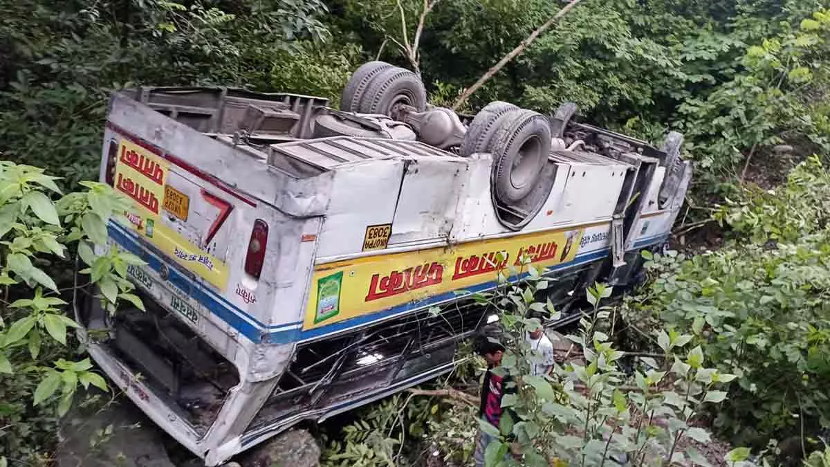 Rishikesh Bus Accident: यात्रियों से भरी अन‍ियंत्र‍ित बस पलटी, हादसे में 22 यात्री घायल, टनकपुर से ऋषिकेश आ रही थी बस