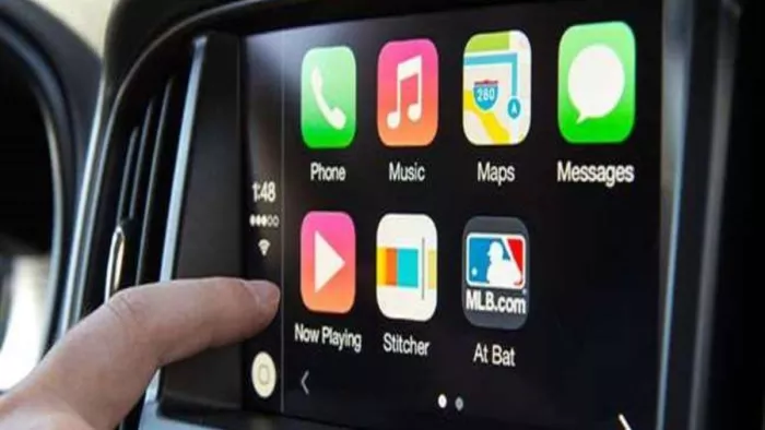 जानिए क्या होता है Android Auto और Apple CarPlay