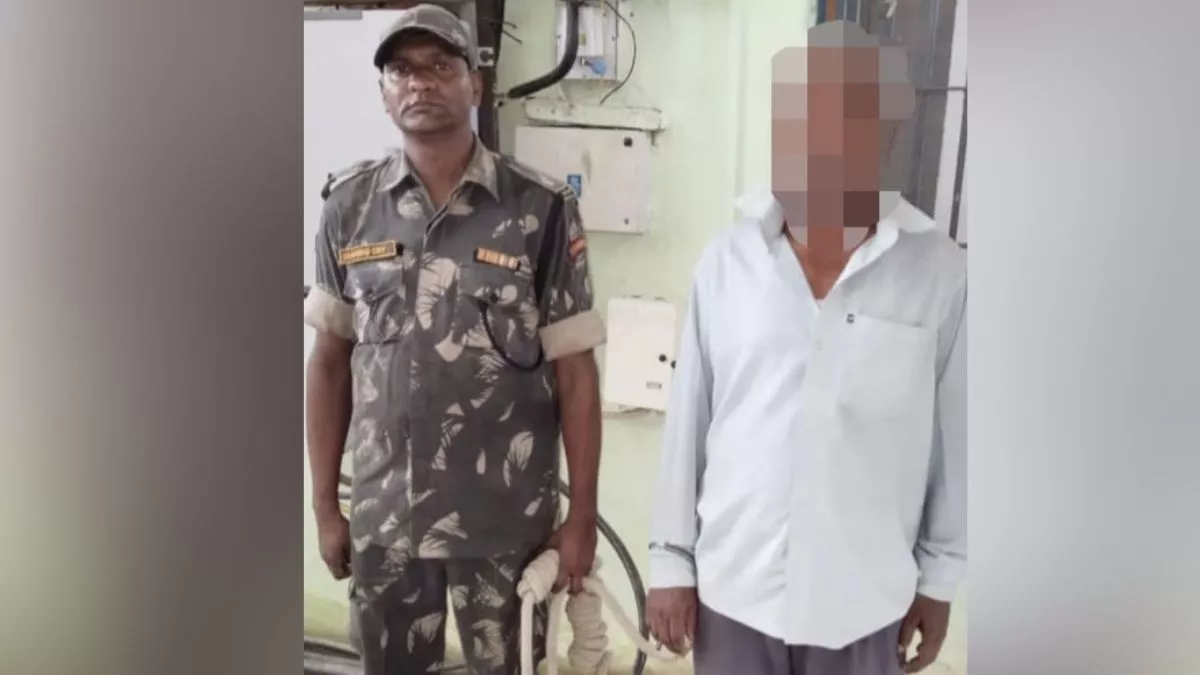 Begusarai News: चार साल से फरार नक्सली बेगूसराय से गिरफ्तार, तीन जिले की पुलिस को थी तलाश