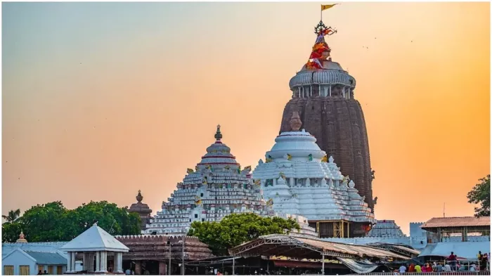 रत्न भंडार में सोने-चांदी के जेवरात ही नहीं, युद्ध के अस्त्र और राजाओं के मुकुट भी