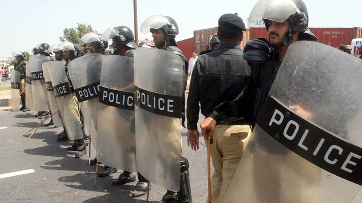 https://www.jagranimages.com/images/newimg/21072024/21_07_2024-pakistan_police_23762806.jpg