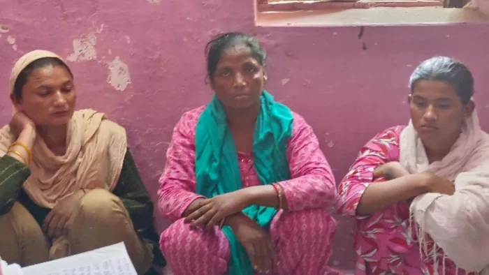 रामनगर थाने में टप्पेबाजी में पकड़ी गई महिला आरोपित। जागरण