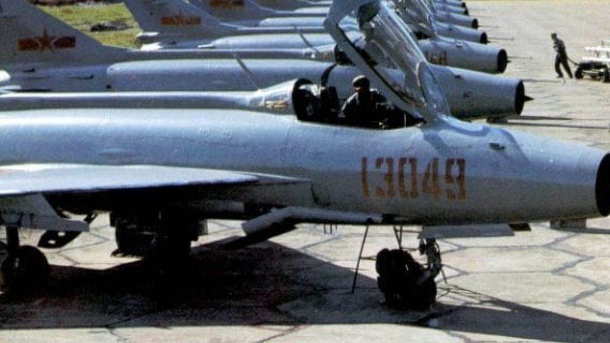 bangladesh plane crash mig 21 chinese j 7 fighter jet copied