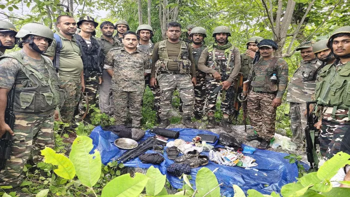 पुलिस व उग्रवादियों के बीच मुठभेड़, सर्च आपरेशन जारी
