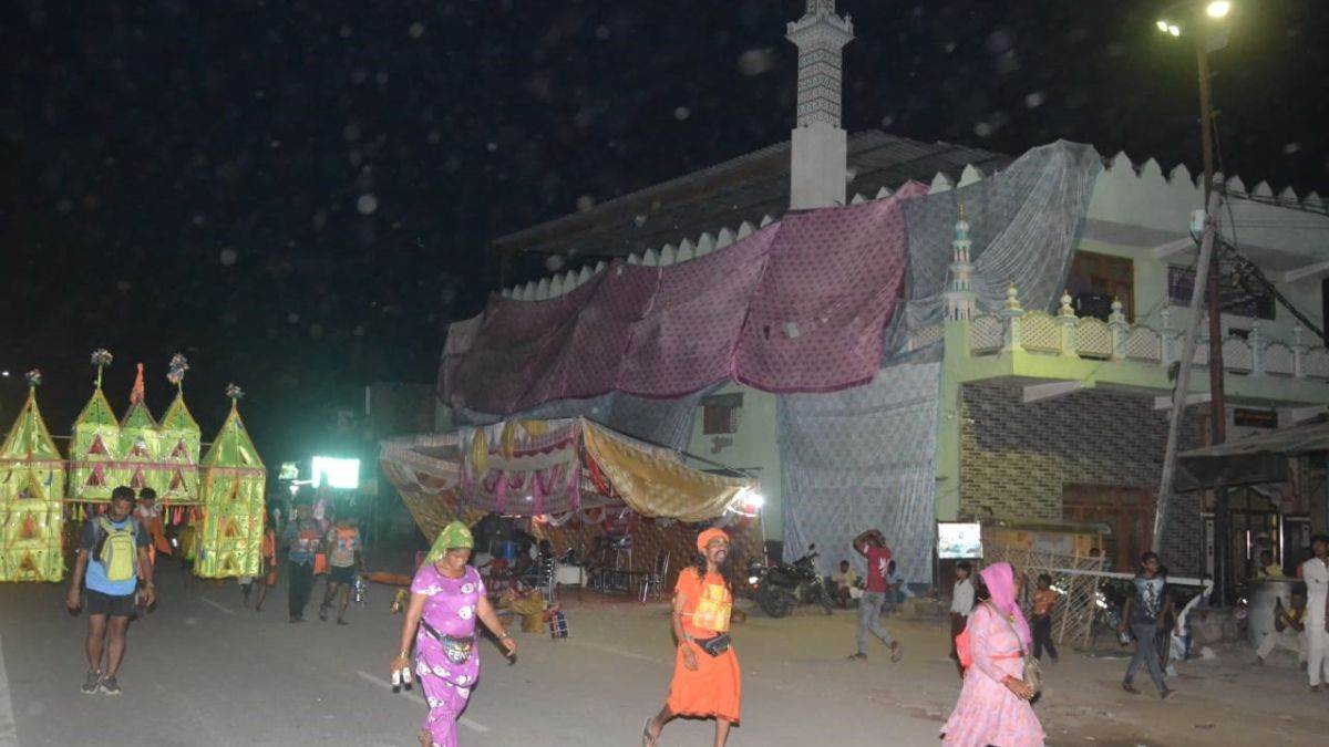 https://www.jagranimages.com/images/newimg/21072025/21_07_2025-masjid_cover_23989913.jpg
