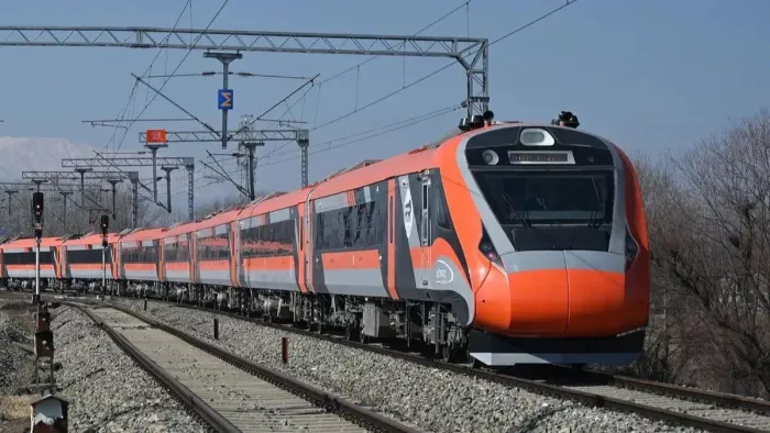 एलआईसी ने रेल विकास निगम लिमिटेड के शेयरों में हिस्सेदारी बढ़ाई।