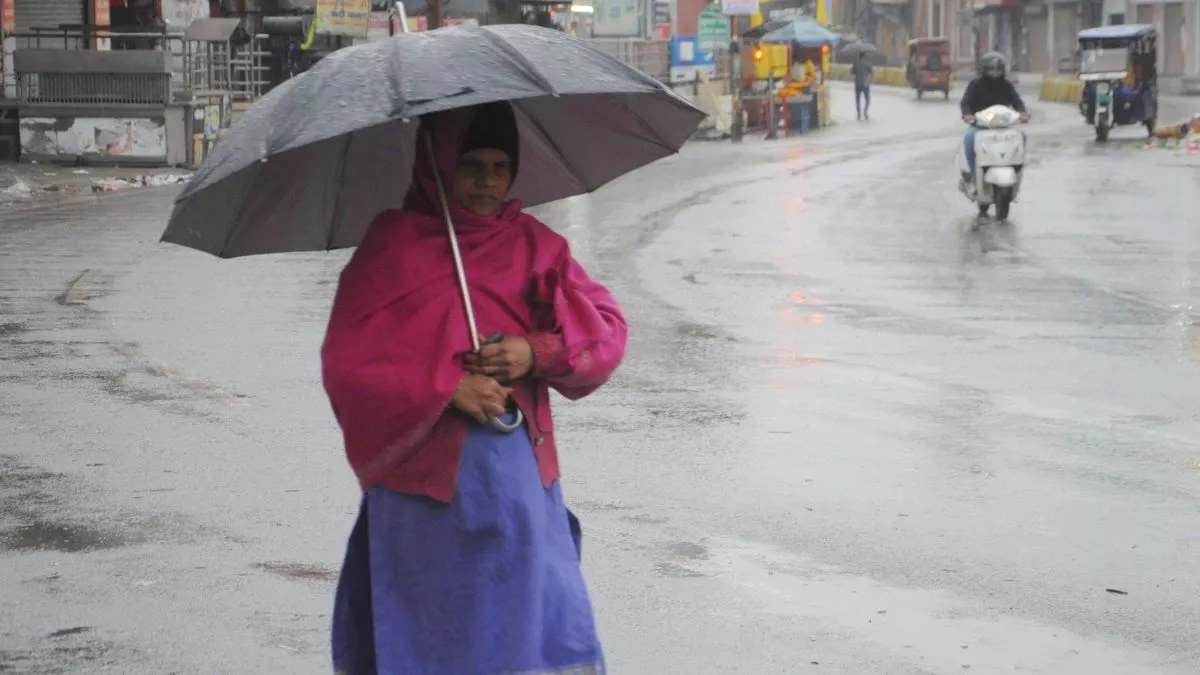 झमाझम बारिश ने बदला मौसम का मिजाज़, रुड़की में तापमान 26 डिग्री पर, उमर भरी गर्मी से मिली निजात