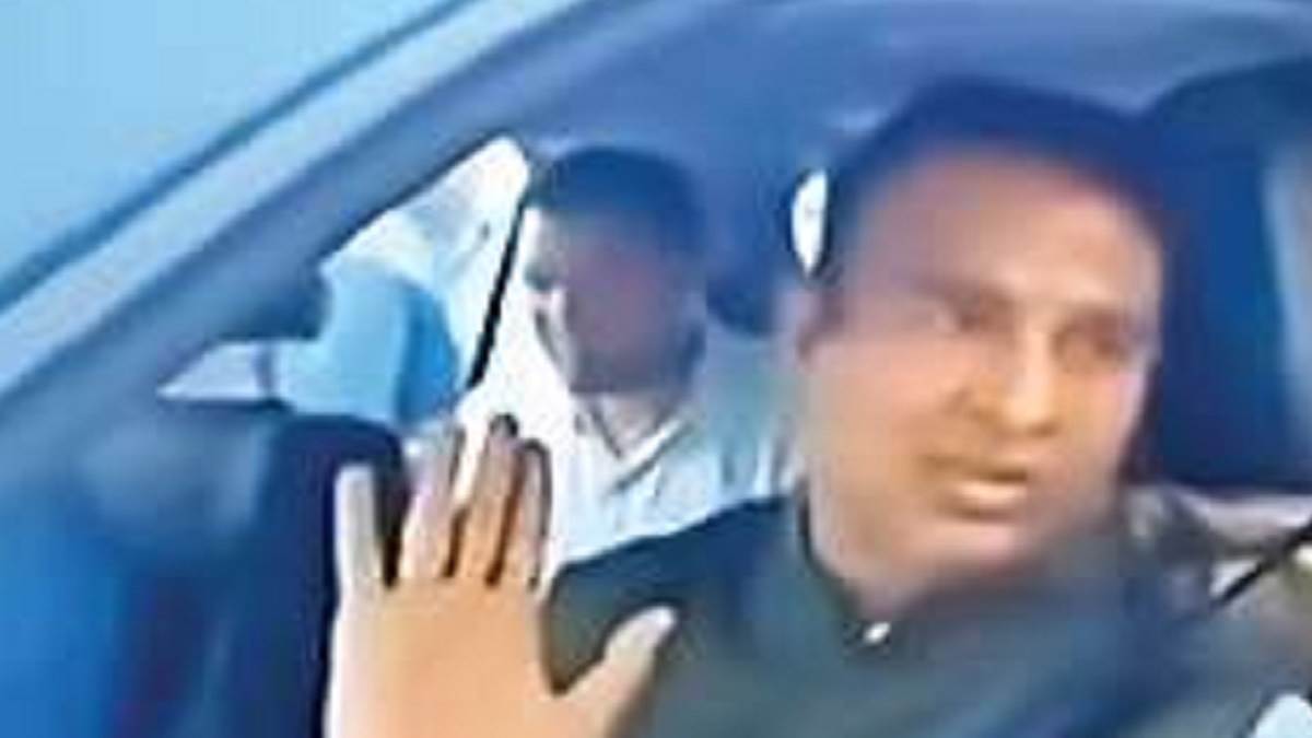 meerut news bjp leader sangeet som and lakshmikant bajpai clash with police yogi adityanath in meerut