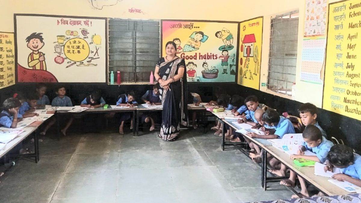 https://www.jagranimages.com/images/newimg/21072025/21_07_2025-school_sitting_arrangement_23990465.jpg