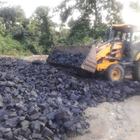 Police seized 100 tons of stolen coal from Golmara - Jharkhand Dhanbad Crime News - गोलमारा से सौ टन चोरी का कोयला जब्त