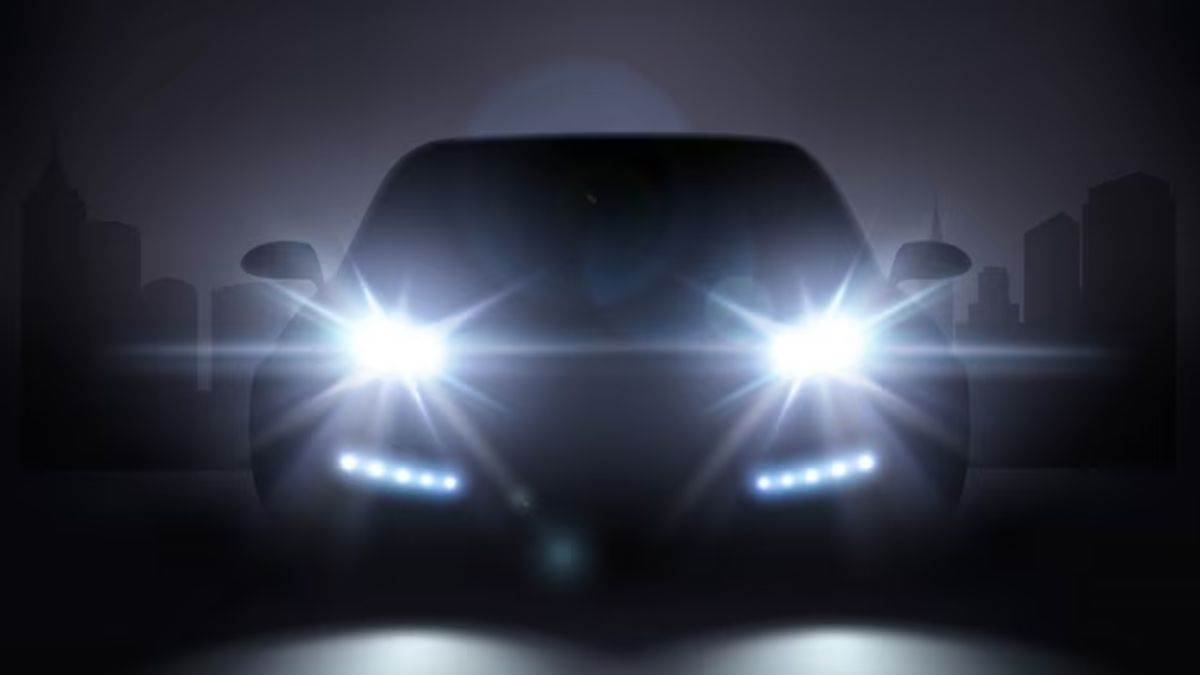 https://www.jagranimages.com/images/newimg/21082023/21_08_2023-car_headlight__23507940.jpg