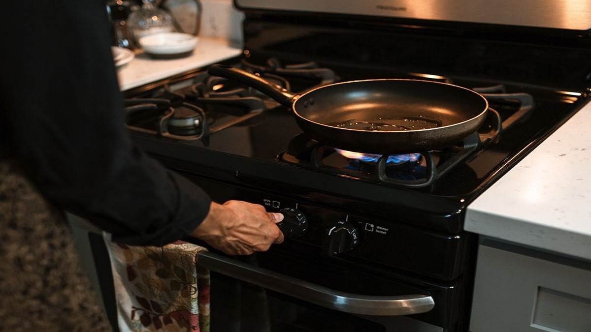 किचन के माडर्न लुक के लिए ये हैं सबसे Best Gas Stove, गैस की बचत के साथ करते हैं फास्ट कुकिंग