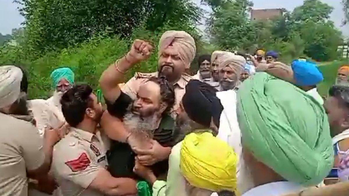 police detained farmer leaders ahead of protest to seek compensation for losses caused by floods