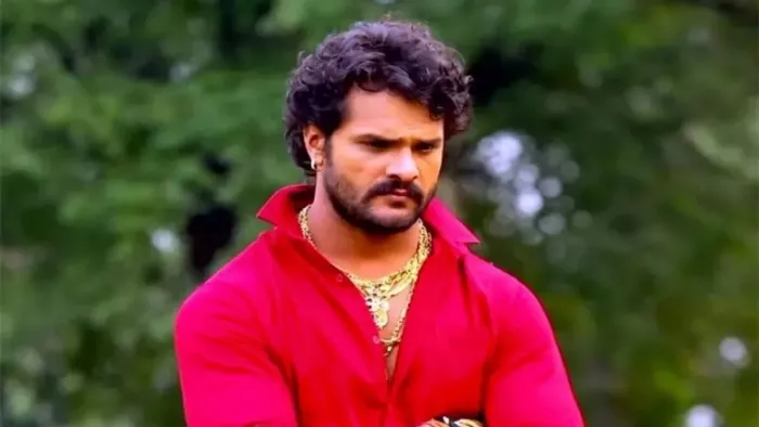 khesari lal yadav new car, land rover defende Photo Credit Instagram