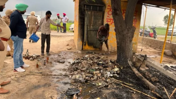 Patiala News: शराब पीने से 40 वर्षीय युवक की मौत, गुस्साई महिलाओं ने फूंक दिया पूरा ठेका