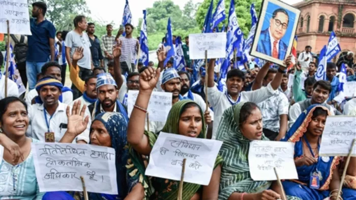 विपक्षी दलों के भारत बंद का बिहार, झारखंड से MP तक असर (Image: ani)
