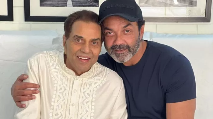 धर्मेंद्र के ब्लू रूम से बॉबी देओल को मिला फैशन का सेंस/ फोटो- Instagram