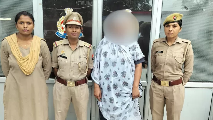 पुलिस की गिरफ्त में आरोपी बुआ (फोटो- जागरण)
