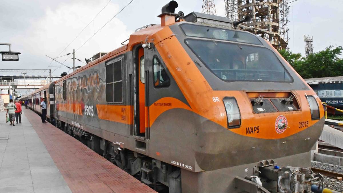 https://www.jagranimages.com/images/newimg/21082025/21_08_2025-amrit_bharat_train_24020670.jpg
