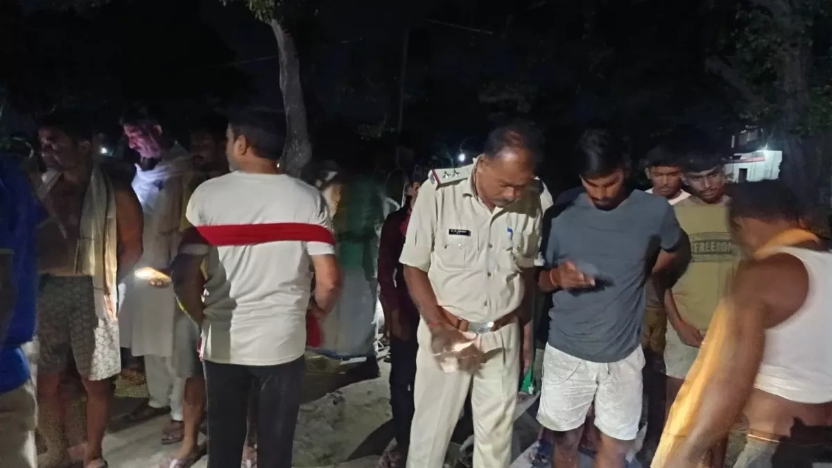 East Champaran: संग्रामपुर में दो गुटों के बीच विवाद के बाद फायरिंंग में दो की हत्या, तीन राउंड चली गोली