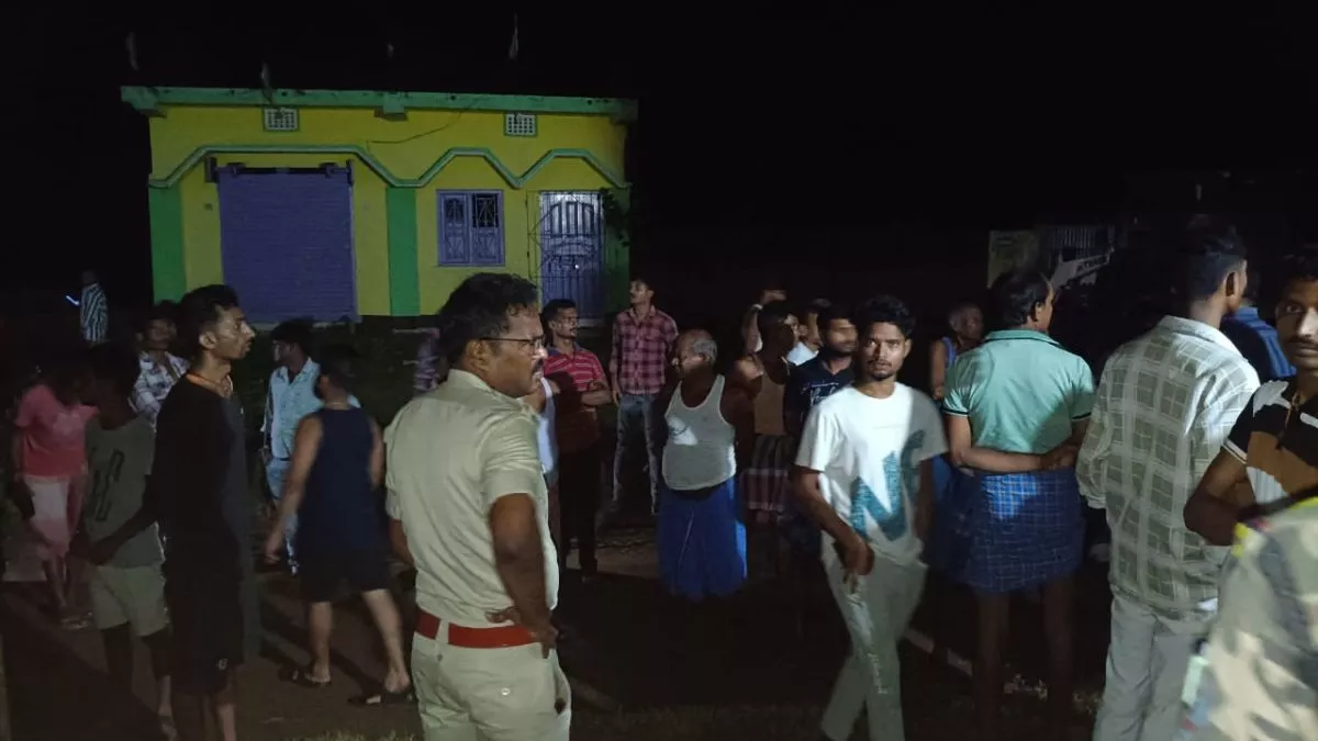 Dumka News: दुमका में वृद्ध दंपति की पीट-पीटकर हत्या, पूजा में गया था परिवार