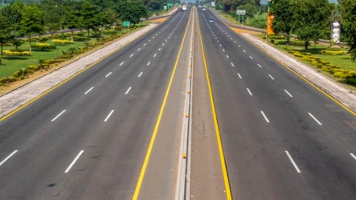 https://www.jagranimages.com/images/newimg/21082025/21_08_2025-elevated-road_24019104_153426510.jpg