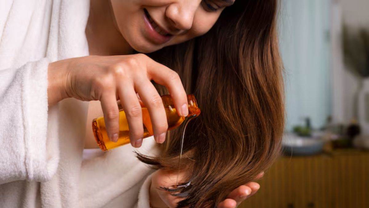 https://www.jagranimages.com/images/newimg/21082025/21_08_2025-hair_oil_for_hair_growth_24018719.jpg
