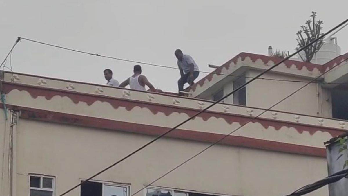https://www.jagranimages.com/images/newimg/21082025/21_08_2025-hazipur_news_24019901.jpg