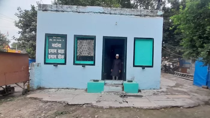 एडीएम सिटी ने कागजातों की जांच का आदेश दिया है।