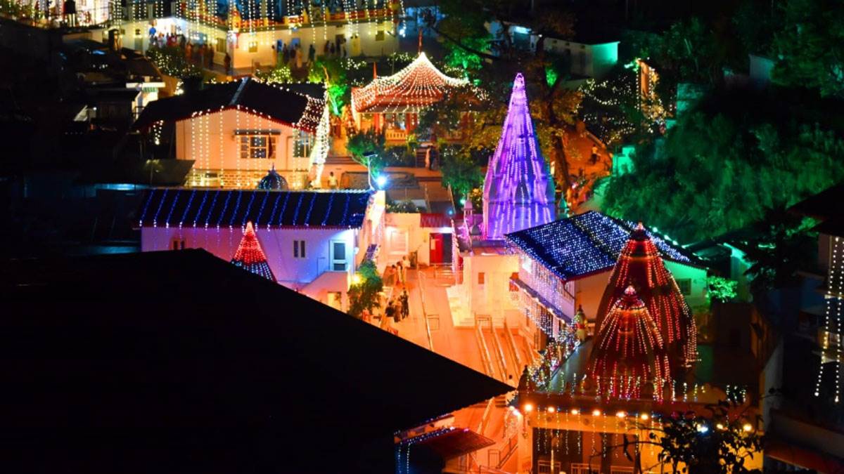 https://www.jagranimages.com/images/newimg/21082025/21_08_2025-kainchi-dham_24020344.jpg