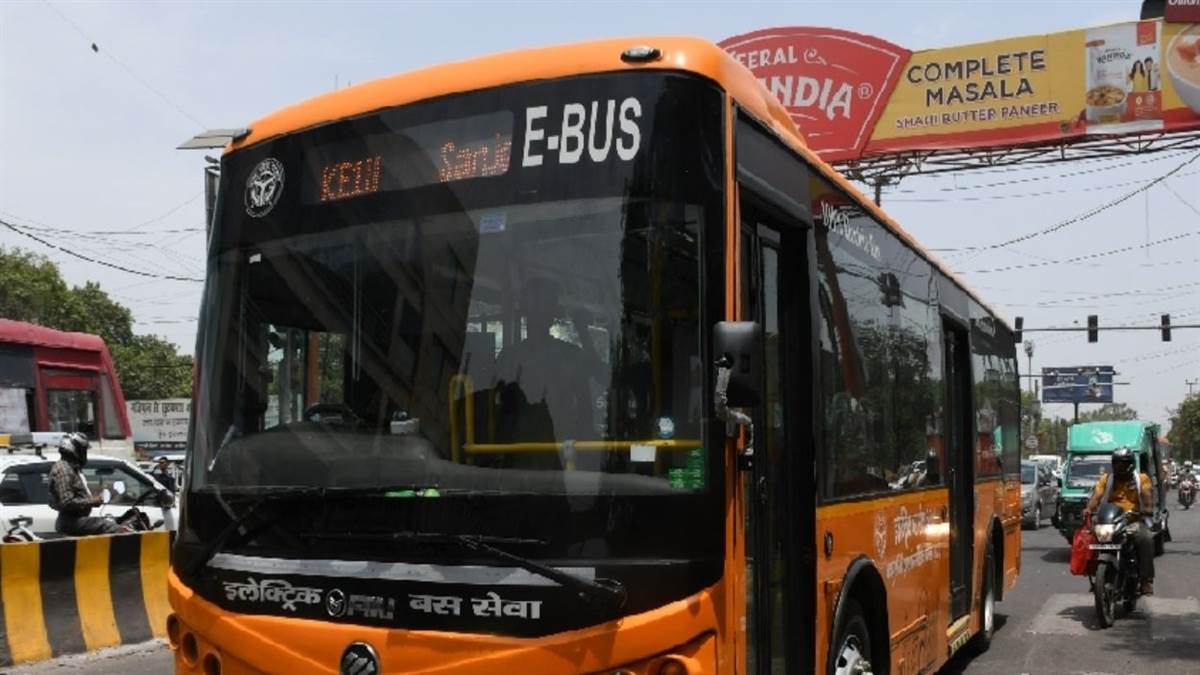 action taken against contract conductors in kanpur for taking fare from passengers but not giving tickets