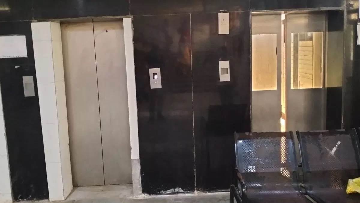 https://www.jagranimages.com/images/newimg/21082025/21_08_2025-lift_news_24019906.jpg