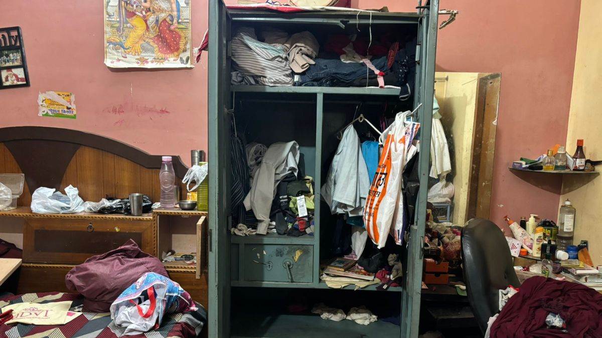 lucknow bjp leaders house robbed thieves caught on camera