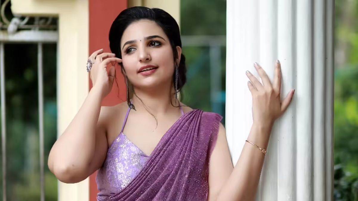 https://www.jagranimages.com/images/newimg/21082025/21_08_2025-malayalam_actress_24020074.jpg