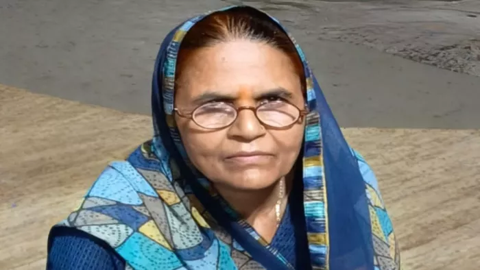 आजमगढ़ में संपत्ति विवाद को लेकर बेटे ने मां को गड़ासे से मार डाला।